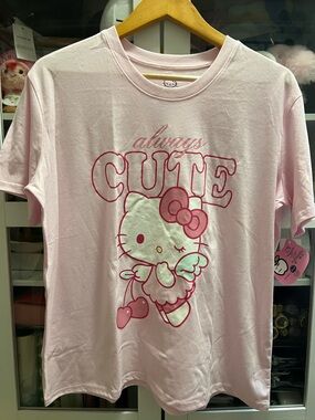 Hello Kitty T-Shirt Pink Large NWT